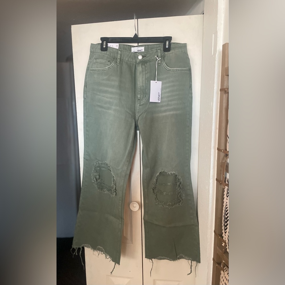 NWT Vervet 90s Vintage Flare Distressed Jean, size 31